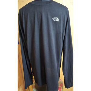 North Face Men's Flashdry Long Sleeve Tee